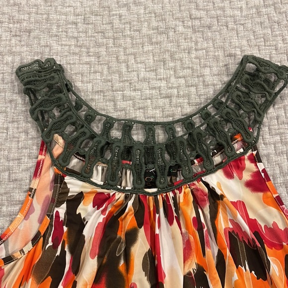 Grass Collection Pre loved Top with ruched Elastic bottom and crotchet detail. - Picture 2 of 5